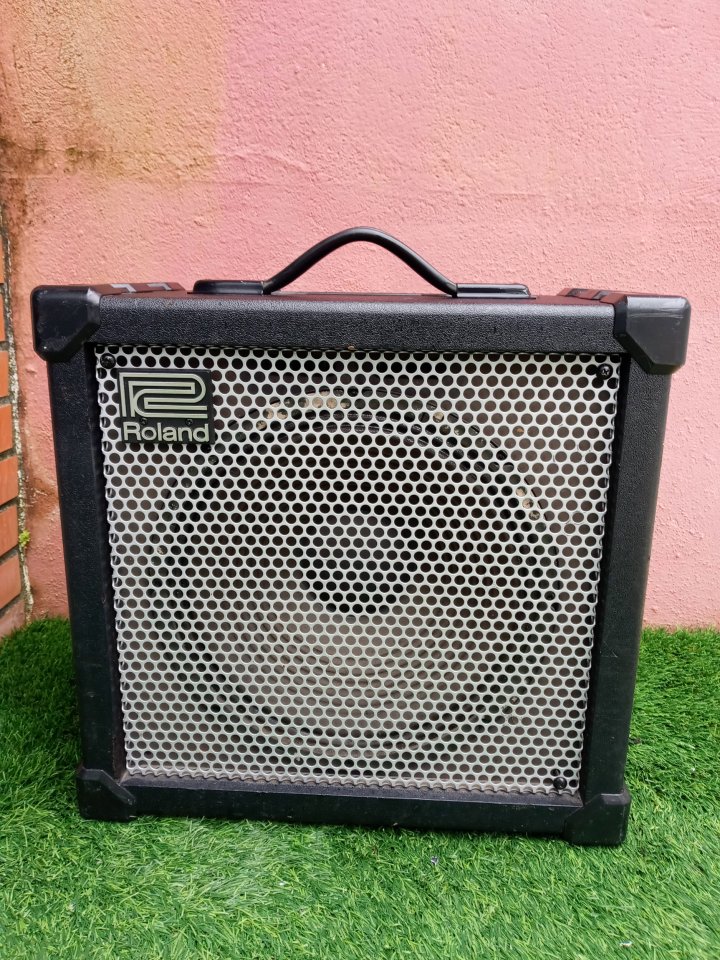 ROLAND CUBE 80 XL de segunda mano · Foto 1 de 3 · Sevilla · 180 €