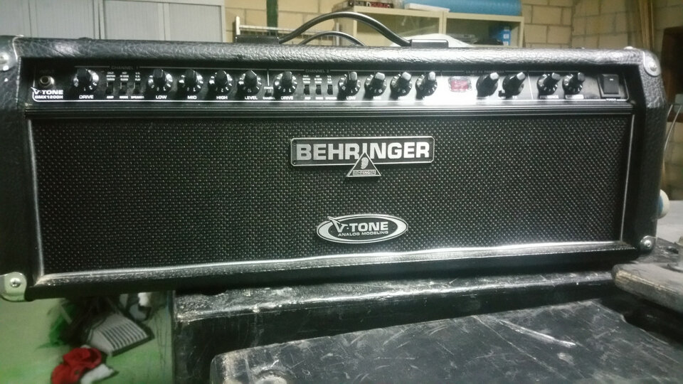 Ampli de guitarra Behringer -V Tone- + bafle