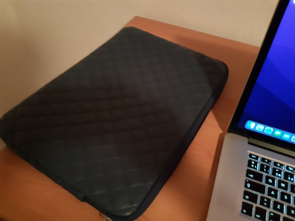Macbook pro 15 pulgadas 2015 de segunda mano · Foto 9 de 9 · Barcelona · 450 €