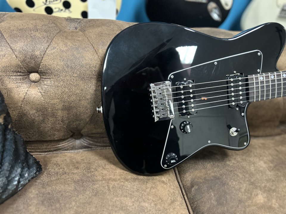 Dirty boy Guitars Black mirrow de segunda mano · Foto 4 de 6 · Sevilla · 2199 €