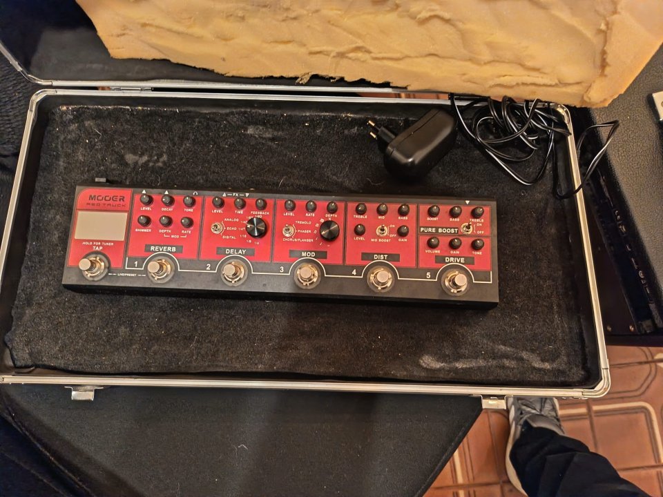Pedalera Mooer Red Truck
