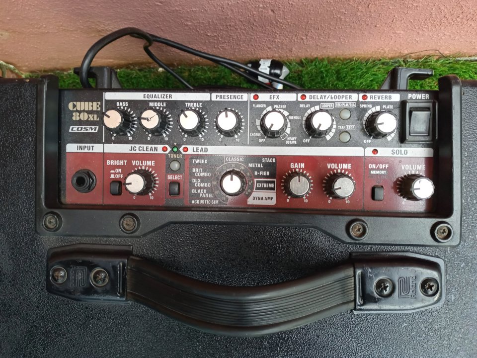 ROLAND CUBE 80 XL de segunda mano · Foto 3 de 3 · Sevilla · 180 €