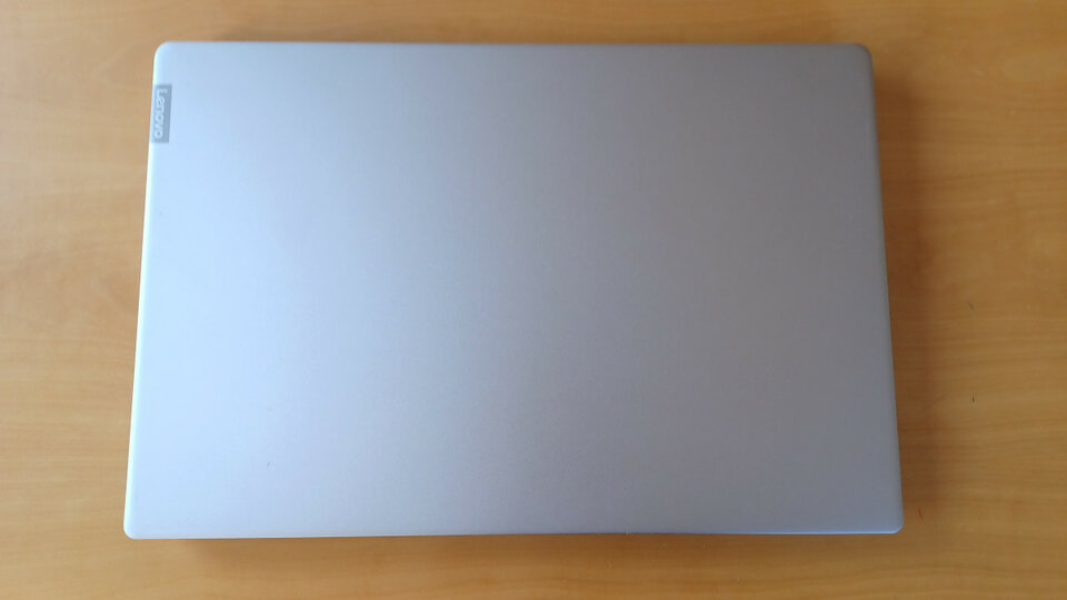 Ordenador portátil Lenovo i5 8250U. Ram 12GB DDR4. SSD 240GB. 1080 FHD. de segunda mano · Foto 3 de 10 · Madrid · 250 €