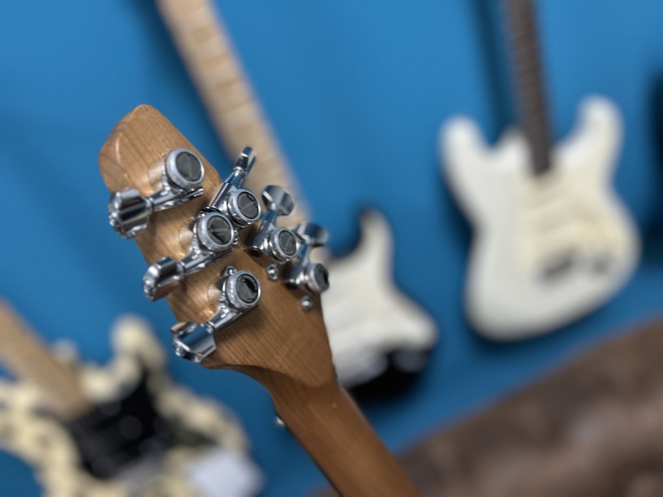 Dirty boy Guitars Black mirrow de segunda mano · Foto 6 de 6 · Sevilla · 2199 €