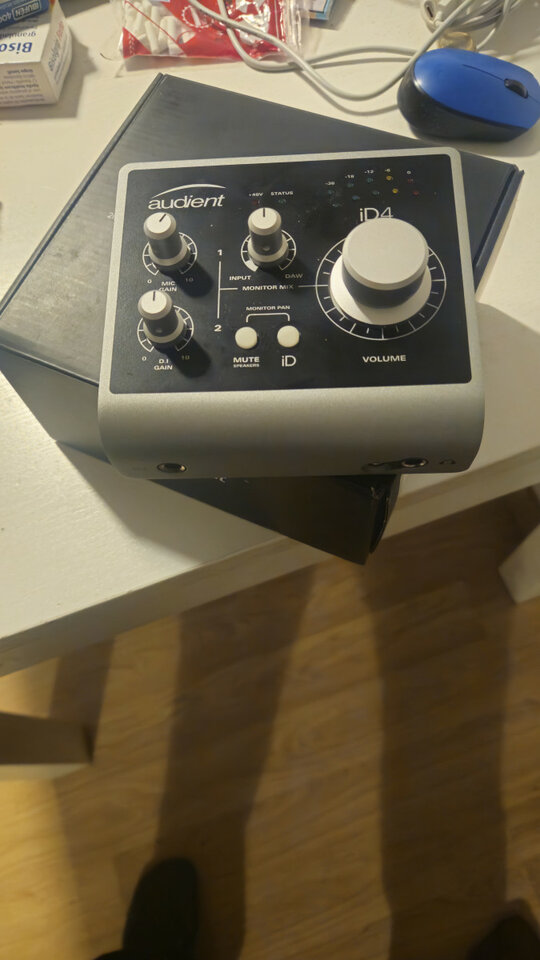 Vendo tarjeta se sonido Audient ID4