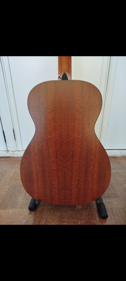 Guitarra electroacústica Martin 0X1-e de segunda mano · Foto 4 de 4 · Córdoba · 500 €
