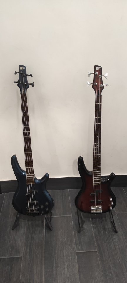 2 bajos Ibanez por 1 bajo de 5 cuerdas