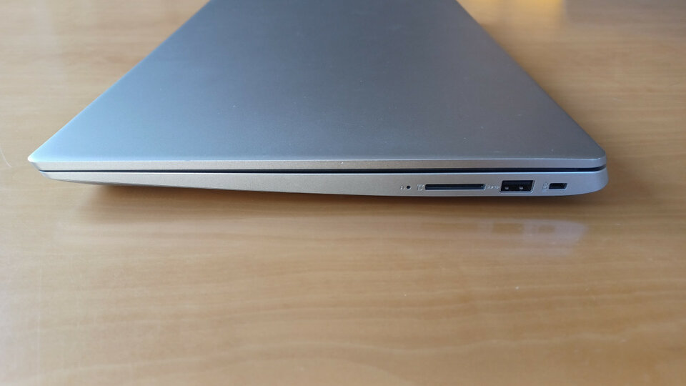Ordenador portátil Lenovo i5 8250U. Ram 12GB DDR4. SSD 240GB. 1080 FHD. de segunda mano · Foto 8 de 10 · Madrid · 250 €