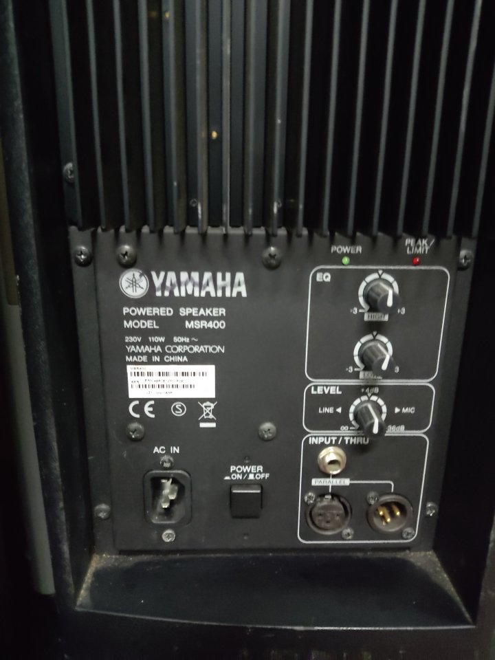 Altavoces YAMAHA MSR400