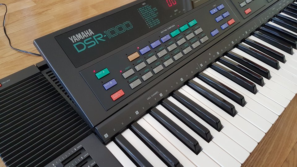Yamaha DSR-1000
