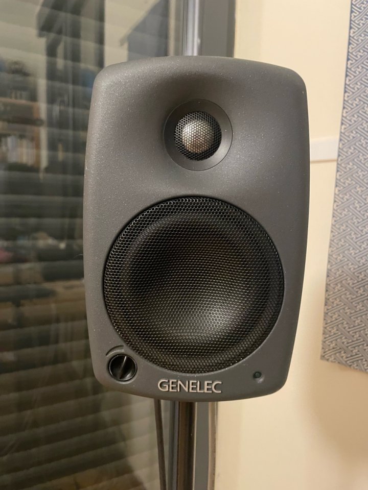 Genelec 8020A (Pareja) de segunda mano · Foto 1 de 3 · Madrid · 499 €