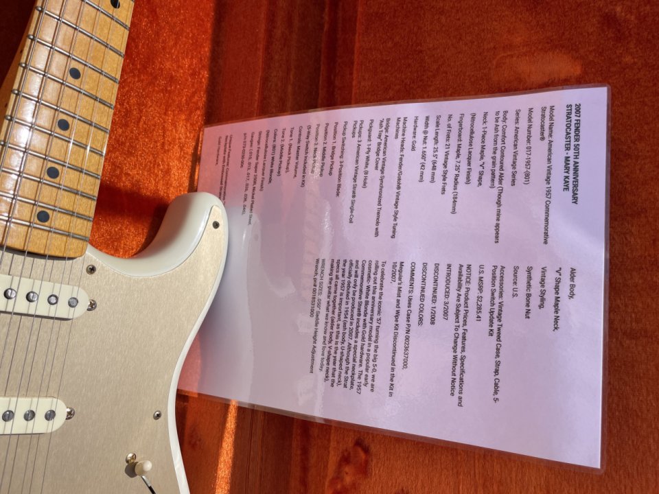 Fender American Vintage Reissue (AVRI) Stratocaster Mary Kaye Limited Edition – 2007 de segunda mano · Foto 7 de 10 · Girona · 1900 €