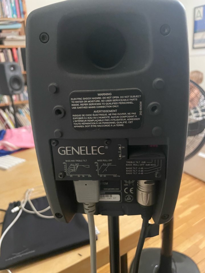 Genelec 8020A (Pareja) de segunda mano · Foto 2 de 3 · Madrid · 499 €
