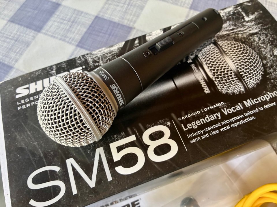 Microfono SHURE SM58 de segunda mano · Foto 2 de 4 · Madrid · 70 €