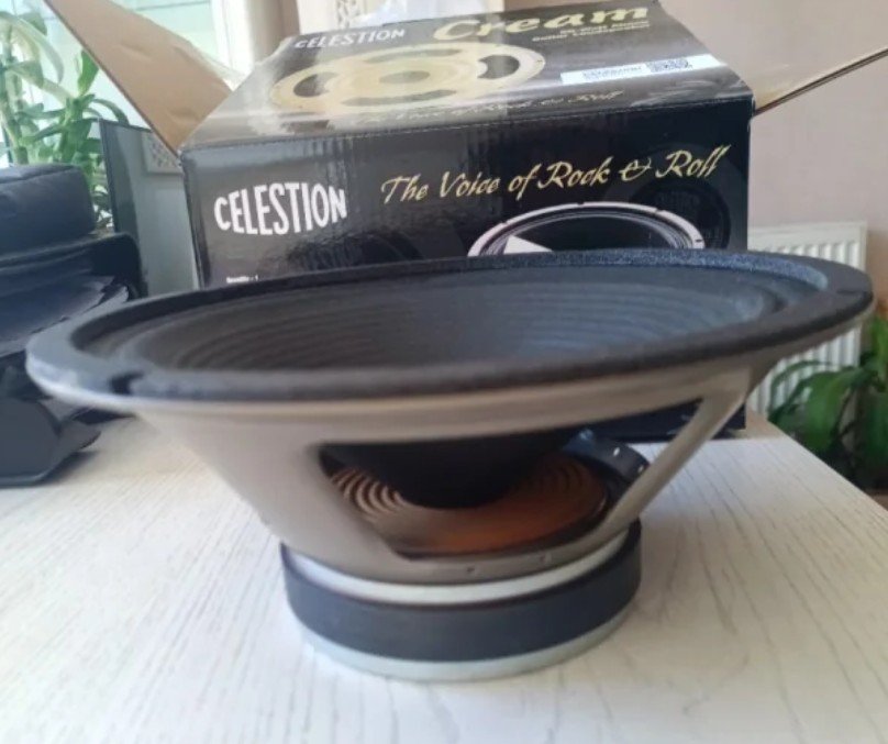 Altavoz Celestion G12 Vintage 30 de 8 ohmios de segunda mano · Foto 3 de 5 · Pontevedra · 100 €