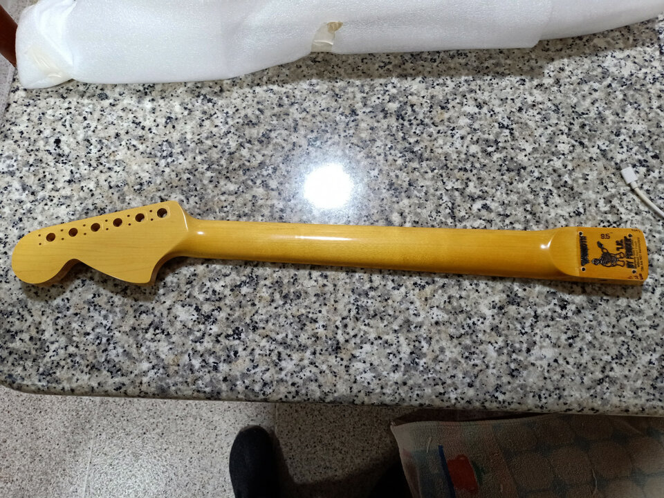 Mástil Warmoth escalopado