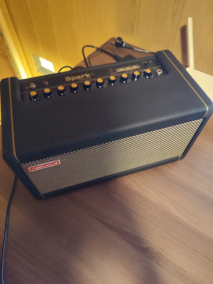 Positive Grid Spark 40W + Funda de segunda mano · Foto 1 de 5 · Murcia · 180 €