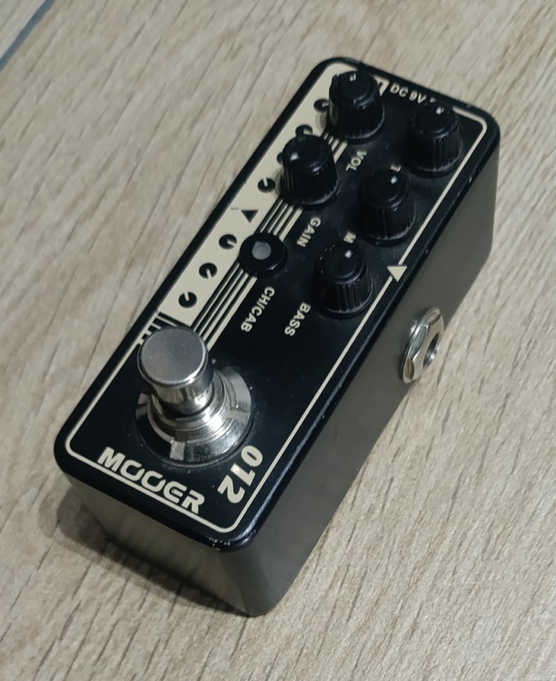 Mooer micro-preamp 012 US Gold 100