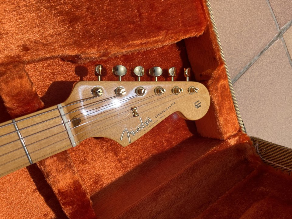 Fender American Vintage Reissue (AVRI) Stratocaster Mary Kaye Limited Edition – 2007 de segunda mano · Foto 10 de 10 · Girona · 1900 €