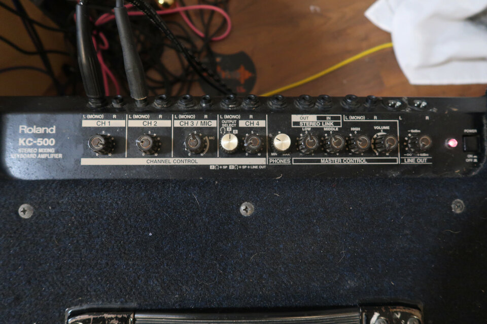 Amplificador de Teclado KC-500. Estereo. 180 wat.