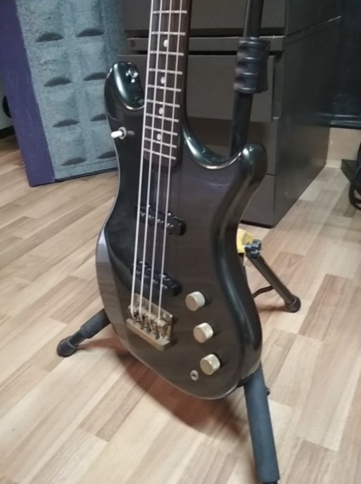 Bajo Westone Thunder || Japon 1983