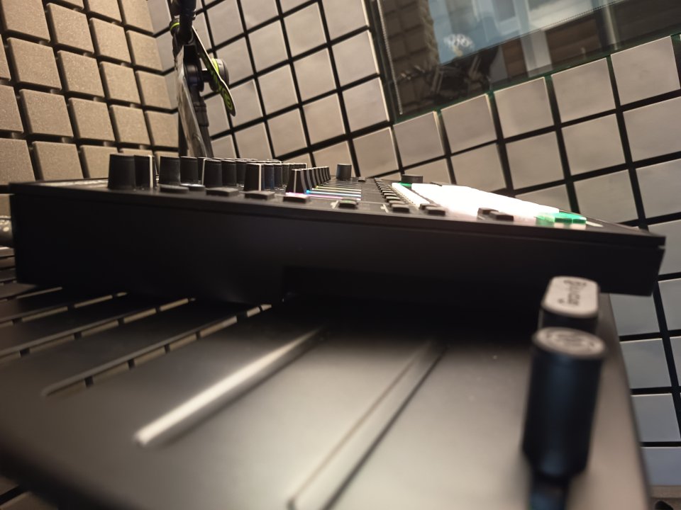 Roland MC-707 de segunda mano · Foto 3 de 5 · Barcelona · 699 €