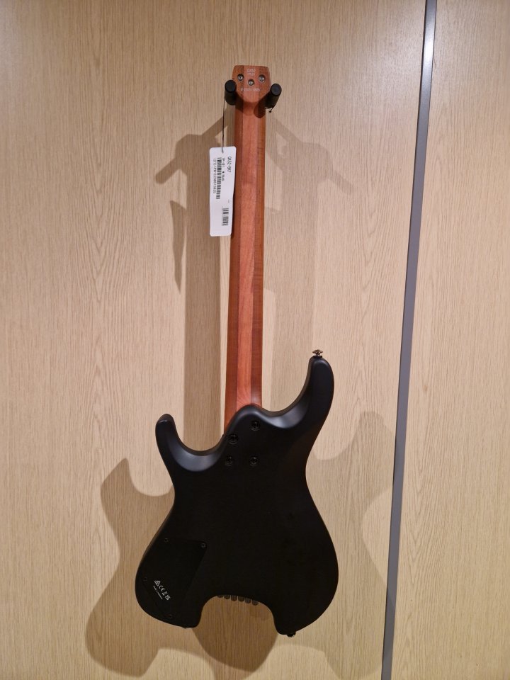 Increíble Ibanez QX52 Nueva