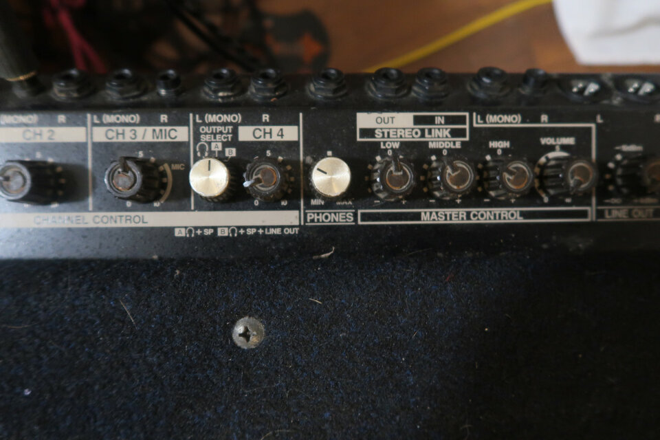 Amplificador de Teclado KC-500. Estereo. 180 wat.