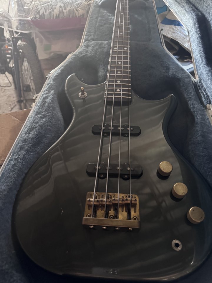 Bajo Westone Thunder || Japon 1983