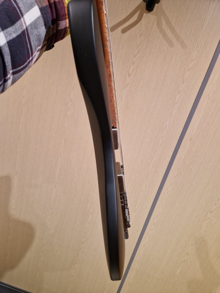 Increíble Ibanez QX52 Nueva