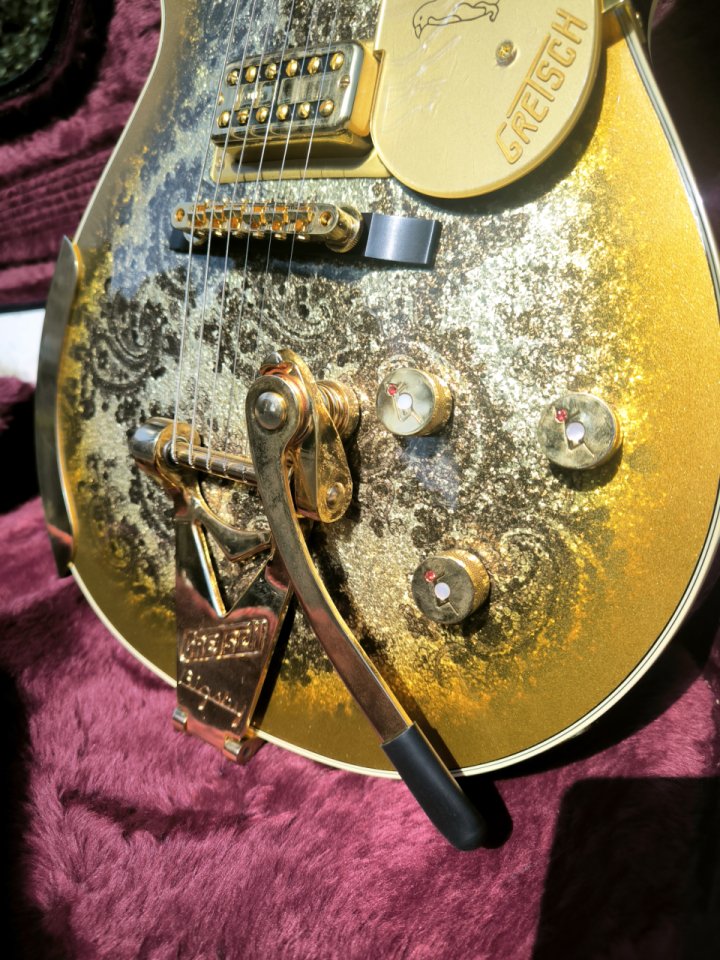 Gretsch G6134TG Paisley Gold Penguin Ltd. ¡Como nueva y envío incluido! de segunda mano · Foto 2 de 8 · Murcia · 2800 €