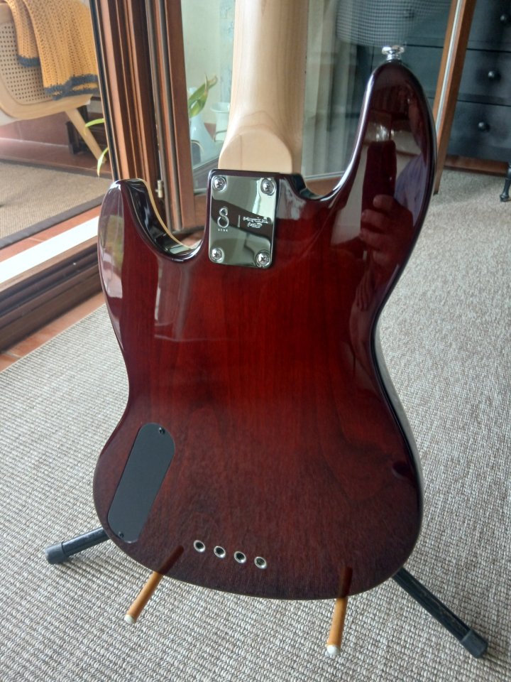 Bajo Marcus Miller U5 escala corta de segunda mano · Foto 4 de 5 · Bizkaia · 350 €