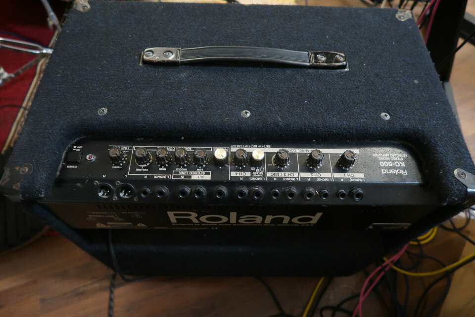 Amplificador de Teclado KC-500. Estereo. 180 wat.