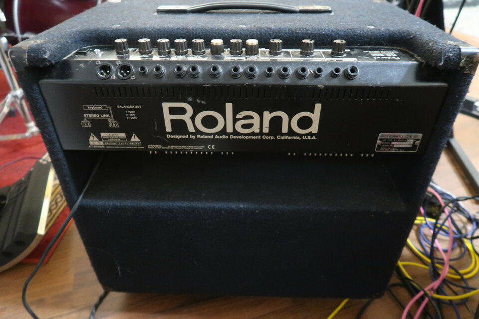 Amplificador de Teclado KC-500. Estereo. 180 wat.