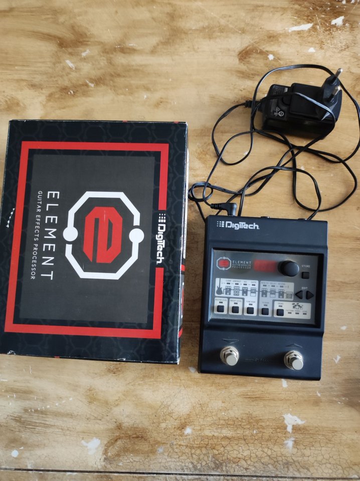 Digitech ELEMENT de segunda mano · Foto 2 de 2 · Barcelona · 20 €