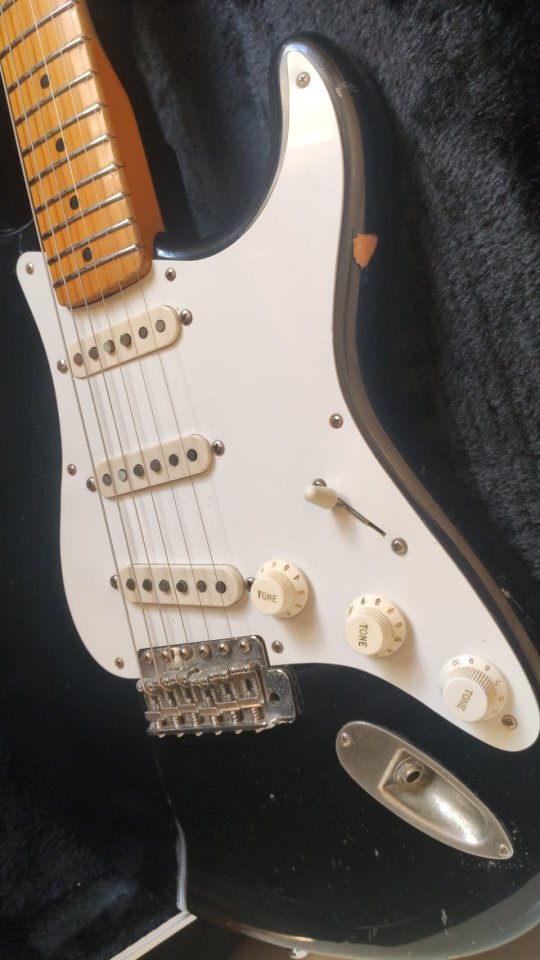 REBAJON, Stratocaster JV de 1983 con pastillas Abigail Ybarra de segunda mano · Foto 2 de 10 · Valencia · 1400 €