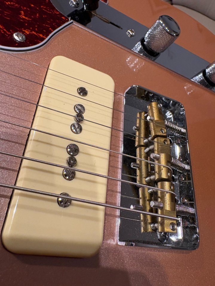 Guitarra Sire M7TM P90 pink, no cambios. Vendo para financiar nuevo instrumento.