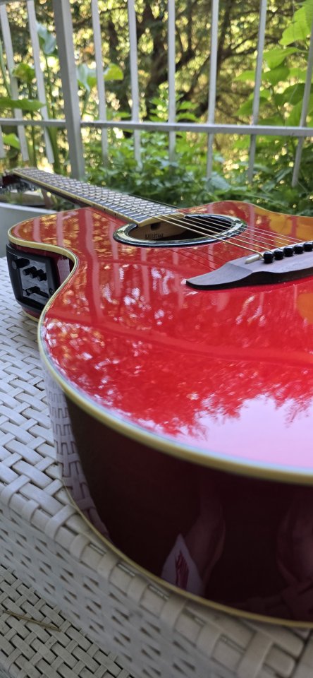Guitarra Electroacústica Yamaha de segunda mano · Foto 2 de 10 · Madrid · 180 €