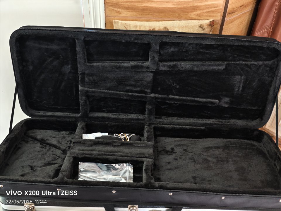 Charvel GigBag Guitar de segunda mano · Foto 3 de 7 · Sevilla · 60 €