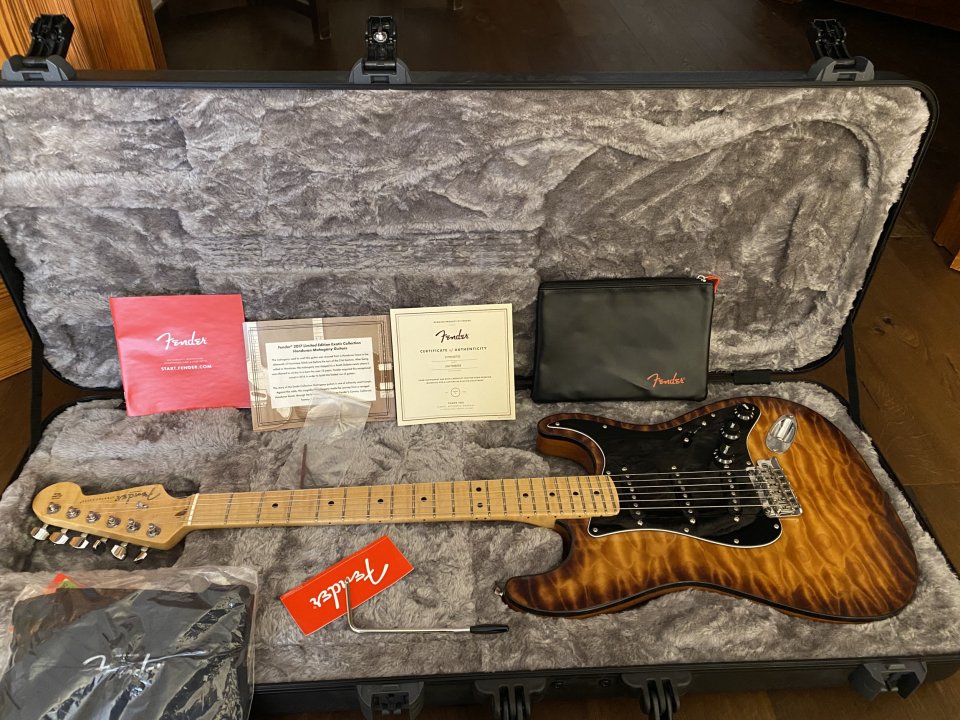 Fender Stratocaster American Professional Violin Burst (Ltd Ed 2017) de segunda mano · Foto 1 de 10 · Illes Balears · 2000 €