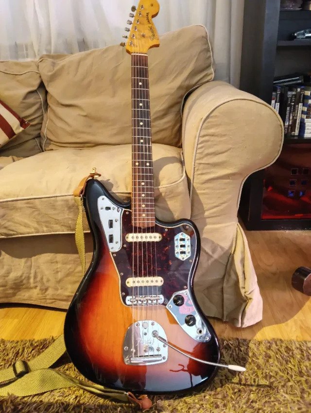 Fender Jaguar Standard Mex de segunda mano · Foto 9 de 10 · Madrid · 800 €