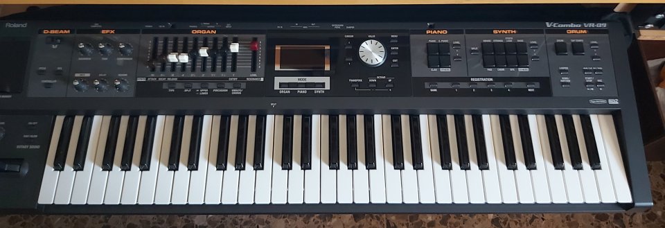 Roland V-Combo VR-09