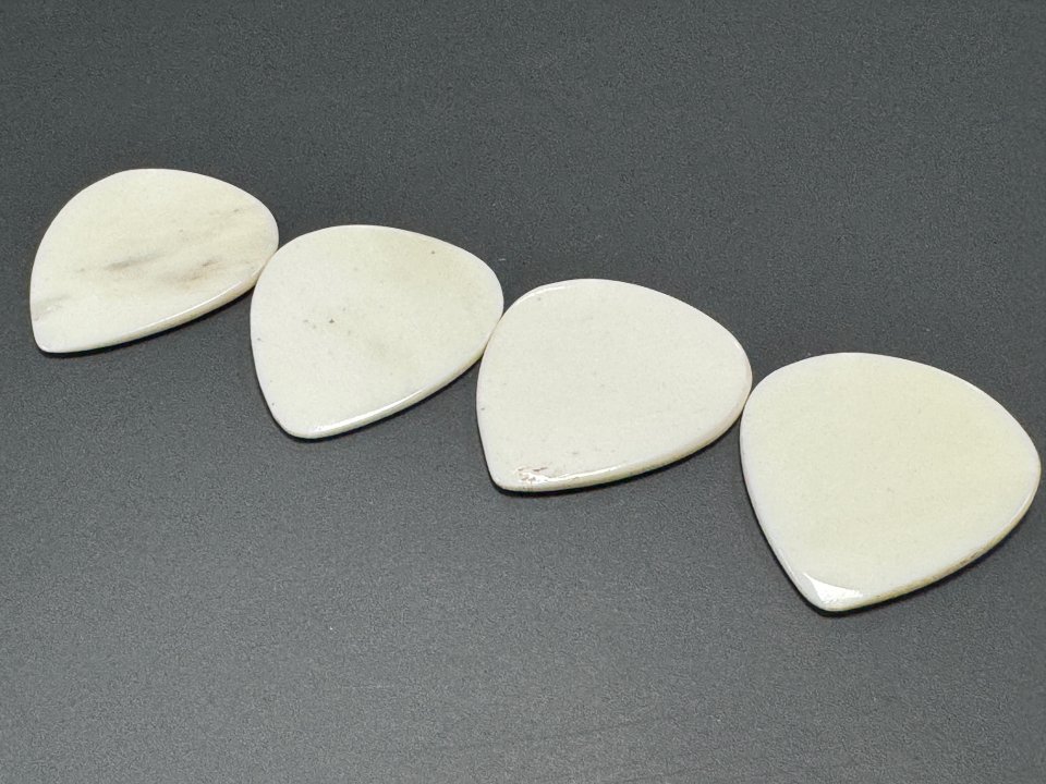 5 Púas de hueso de segunda mano · Foto 3 de 3 · Gipuzkoa · 10 €