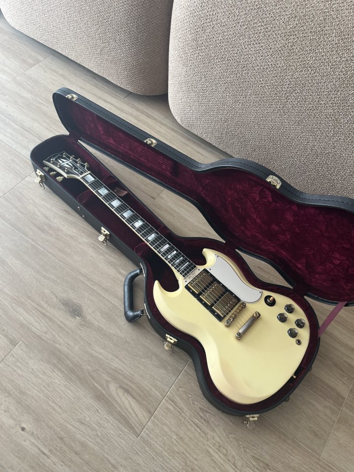 Gibson Les Paul custom ‘61 de segunda mano · Foto 3 de 5 · Madrid · 4900 €