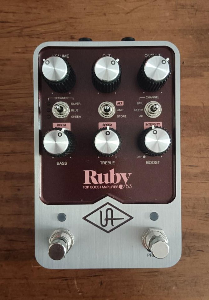 Universal Audio UAFX Ruby '63 de segunda mano · Foto 1 de 5 · Córdoba · 199 €