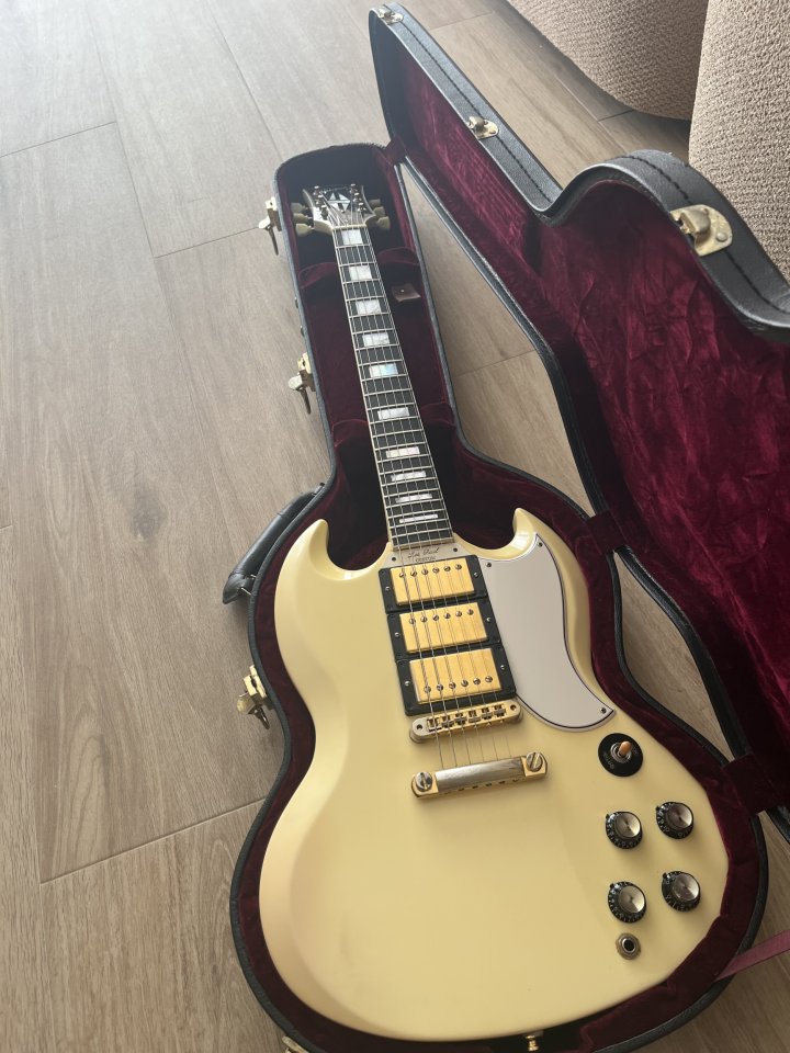 Gibson Les Paul custom ‘61 de segunda mano · Foto 4 de 5 · Madrid · 4900 €