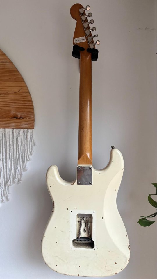 CAMBIO Stratocaster muy mejorada de segunda mano · Foto 2 de 2 · Lugo