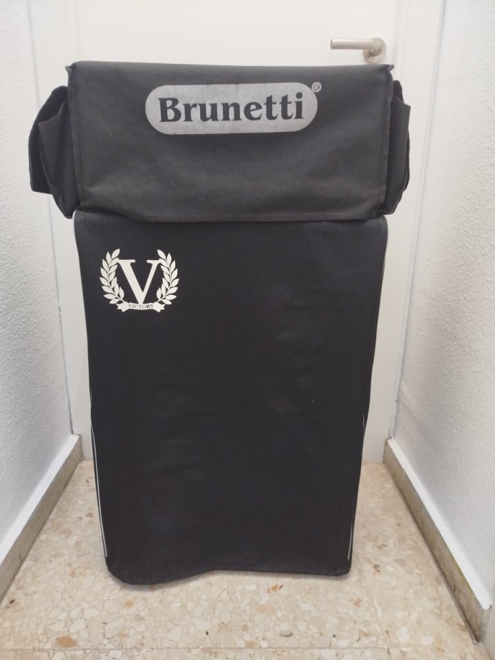 Brunetti Pleximan 25 th y pantalla Victory V212 VC de segunda mano · Foto 7 de 7 · Málaga · 1500 €