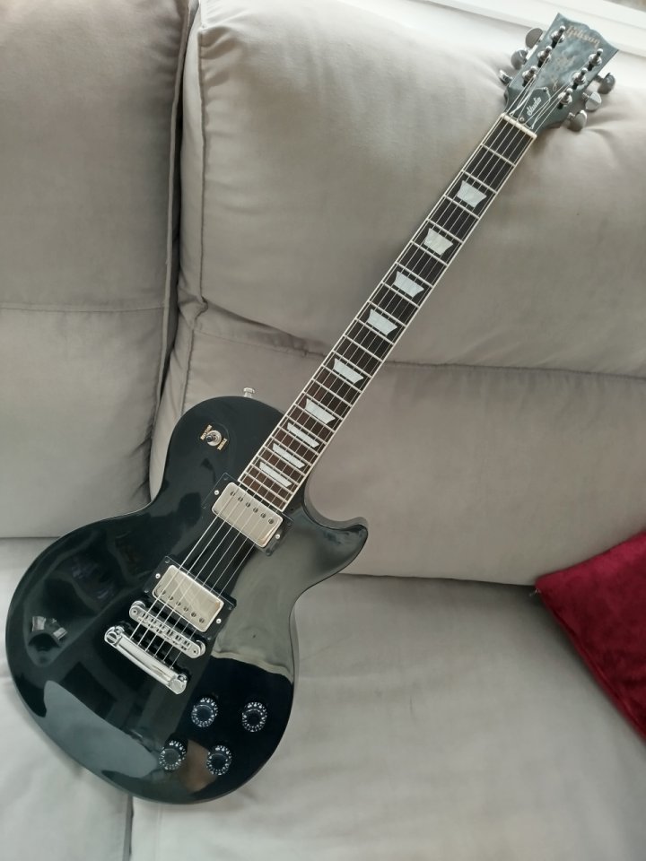 Gibson Les Paul Studio ebony de segunda mano · Foto 1 de 10 · Bizkaia · 990 €