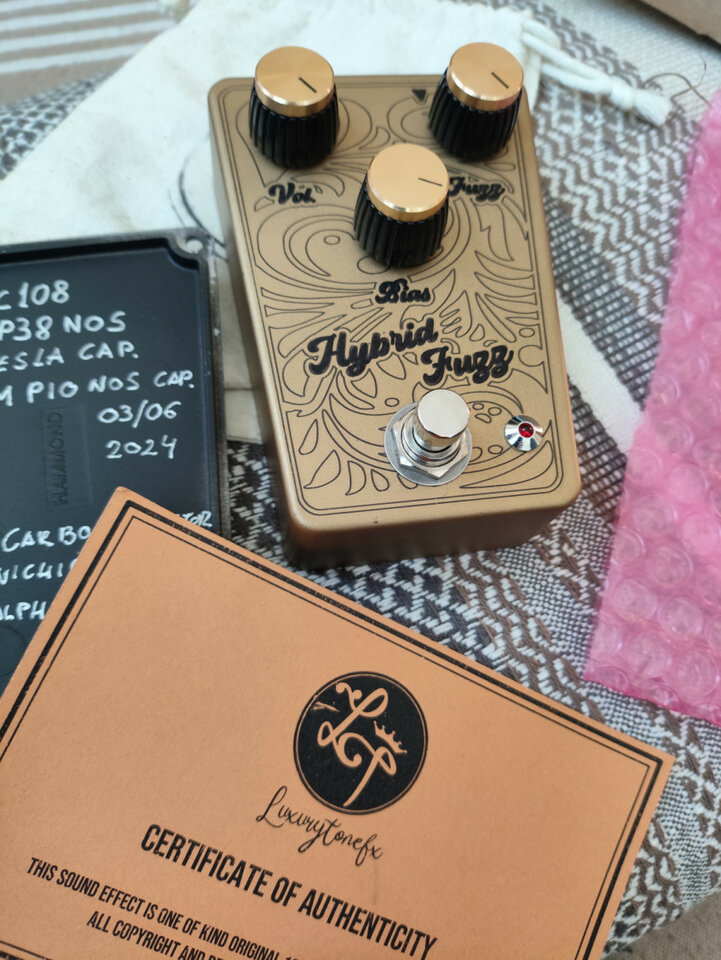 Fuzz luxury tone